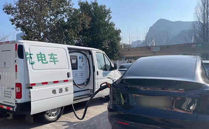 长子汽车搭电